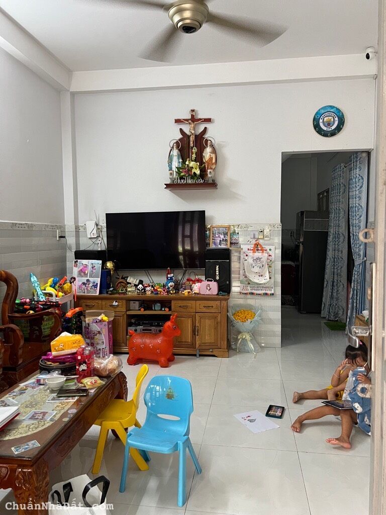 Chính chủ bán gấp nhà HXH , 120M, 2Tầng , BTCT, ngang 5. Ngay bệnh viện Thủ Đức. Chỉ 5,2 tỷ ( TL )