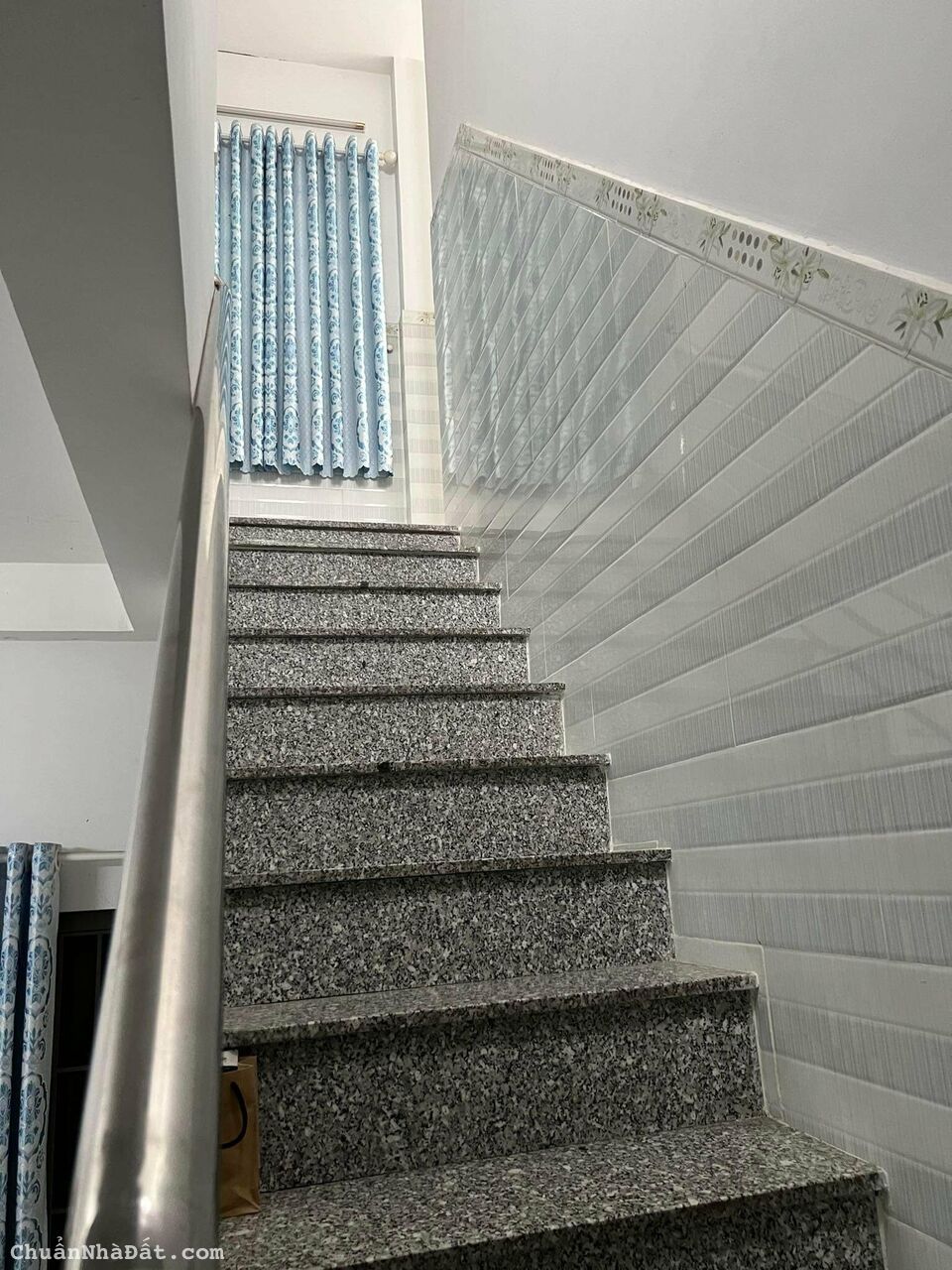 Chính chủ bán gấp nhà HXH , 120M, 2Tầng , BTCT, ngang 5. Ngay bệnh viện Thủ Đức. Chỉ 5,2 tỷ ( TL )