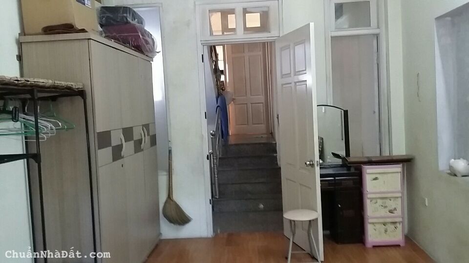 Cho 2 nữ sinh viên thuê phòng 20m2 ngõ 210 Hoàng Quốc Việt