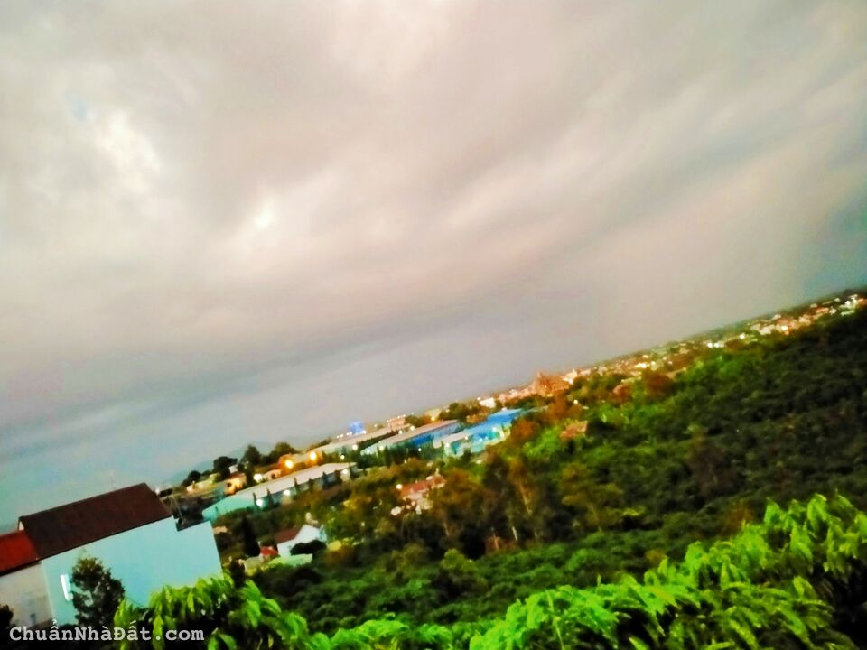 view thỏ cư .mặt đường lớn