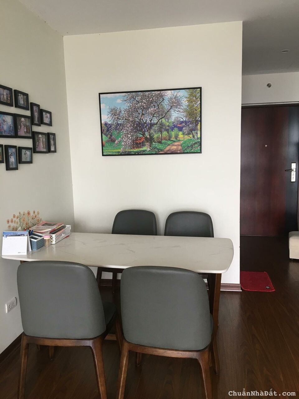 Bán căn hộ chung cư Hanoi Homeland 2 ngủ 69m2 full nội thất 3ty1 liên hệ: 0976620540