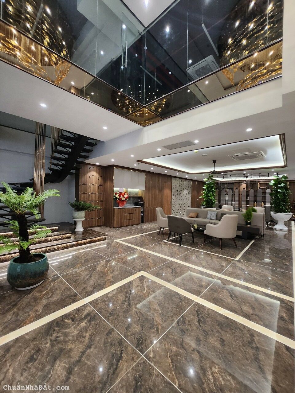 cho thuê căn hộ chung cư Hồng Tiến studio full đồ 10tr bao phí dịch vụ gửi xe oto