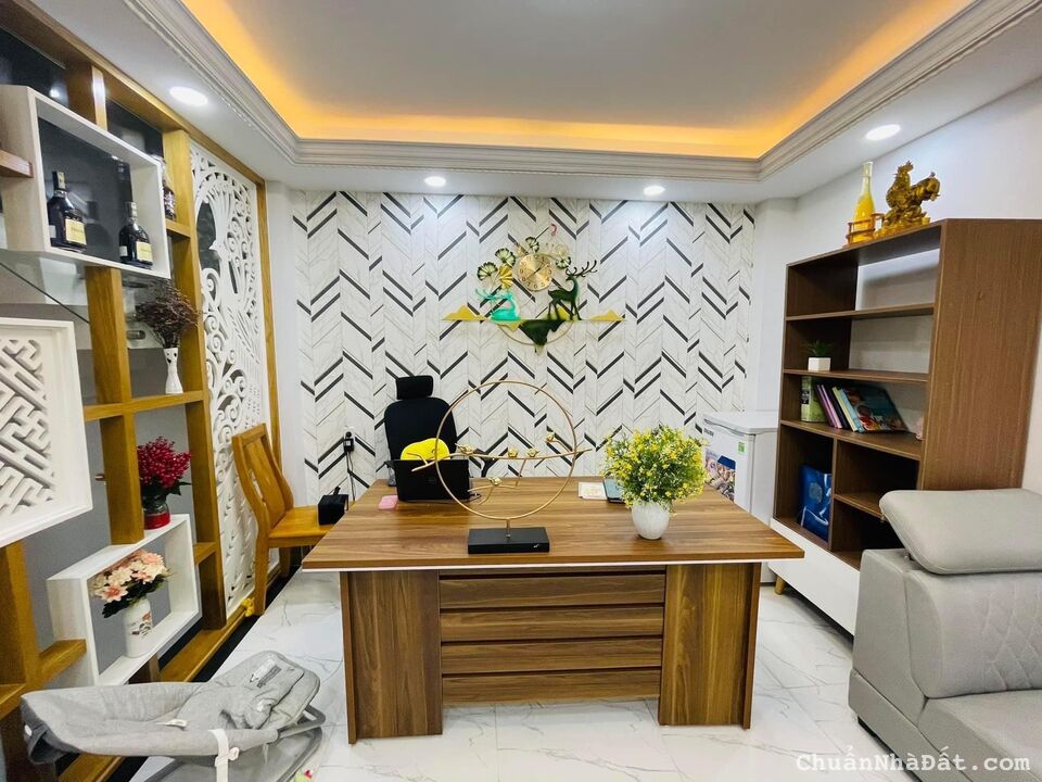 239. Siêu phẩm đẹp long lanh. Ngay Emart 2 - Phan Huy Ích - Phường 12 - Gò Vấp.