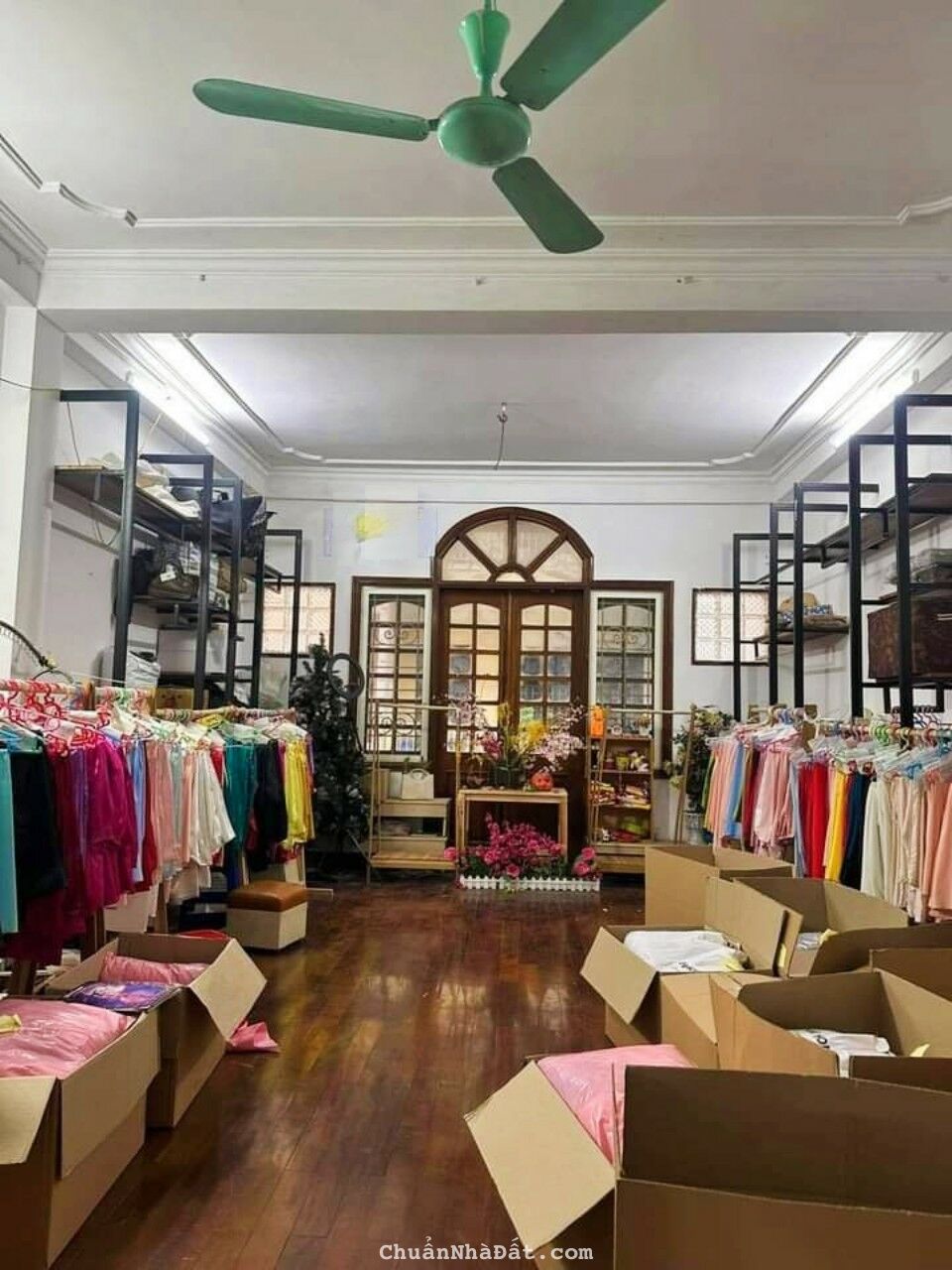 Cho thuê nhà mặt phố Nghĩa Đô Cầu Giấy 68m x 4T x 39tr,  kinh doanh tốt