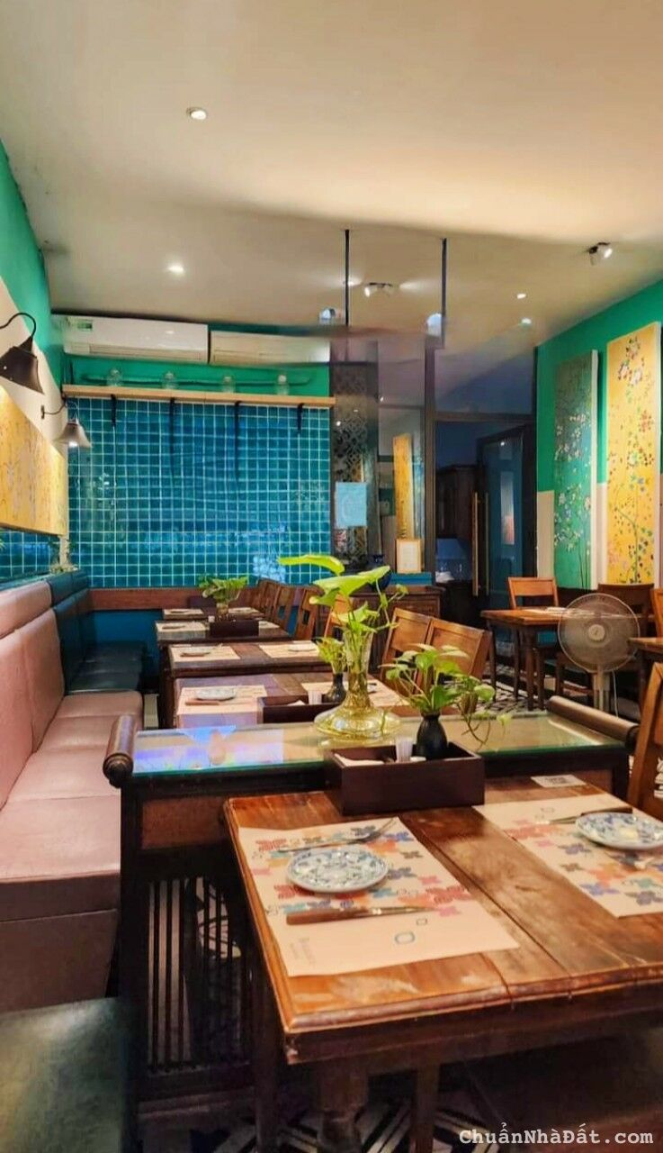 Cho thuê nhà mặt phố Trung Hòa Cầu Giấy 130m x 5T, vỉa hè, KD sầm uất Cho thuê nhà mặt phố Trung Hòa Cầu Giấy 130m x 5T, vỉa hè, KD sầm uất