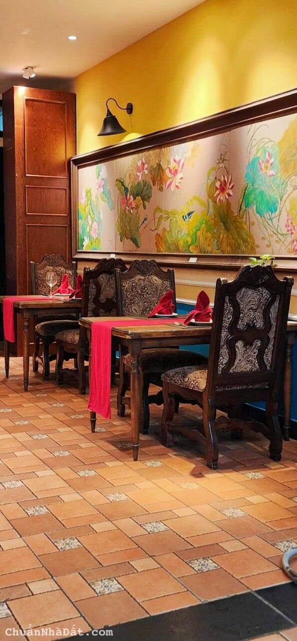 Cho thuê nhà mặt phố Trung Hòa Cầu Giấy 130m x 5T, vỉa hè, KD sầm uất Cho thuê nhà mặt phố Trung Hòa Cầu Giấy 130m x 5T, vỉa hè, KD sầm uất