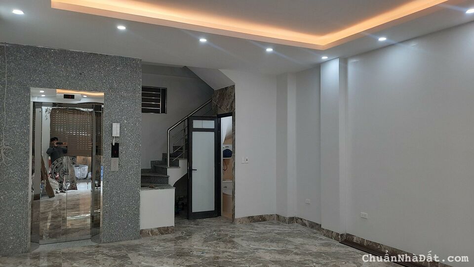 Cho thuê nhà mặt đường Trần Bình Mai Dịch 50M X 6T giá 39tr, VỈA HÈ, THANG MÁY, kinh doanh Cho thuê nhà mặt đường Trần Bình Mai Dịch 50M X 6T giá 39tr, VỈA HÈ, THANG MÁY, kinh doanh