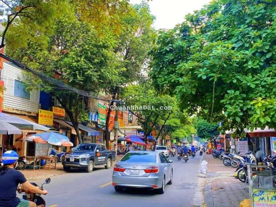 Cho thuê nhà mặt phố Trần Cung, vỉa hè, nhà đẹp, THANG MÁY 36M X 5T, KD tốt