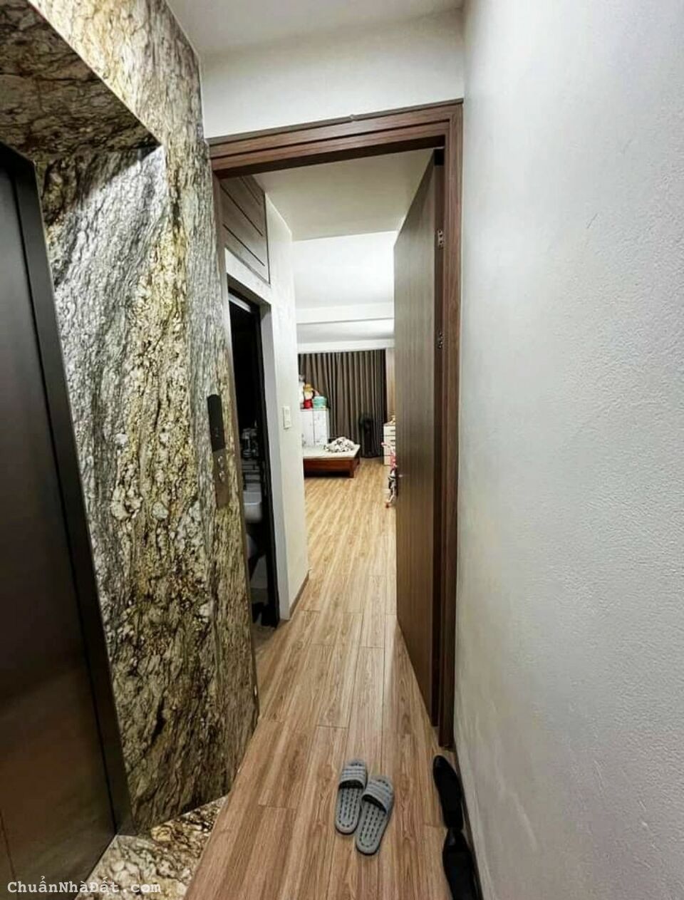 Cho thuê nhà mặt phố Trần Cung, vỉa hè, nhà đẹp, THANG MÁY 36M X 5T, KD tốt