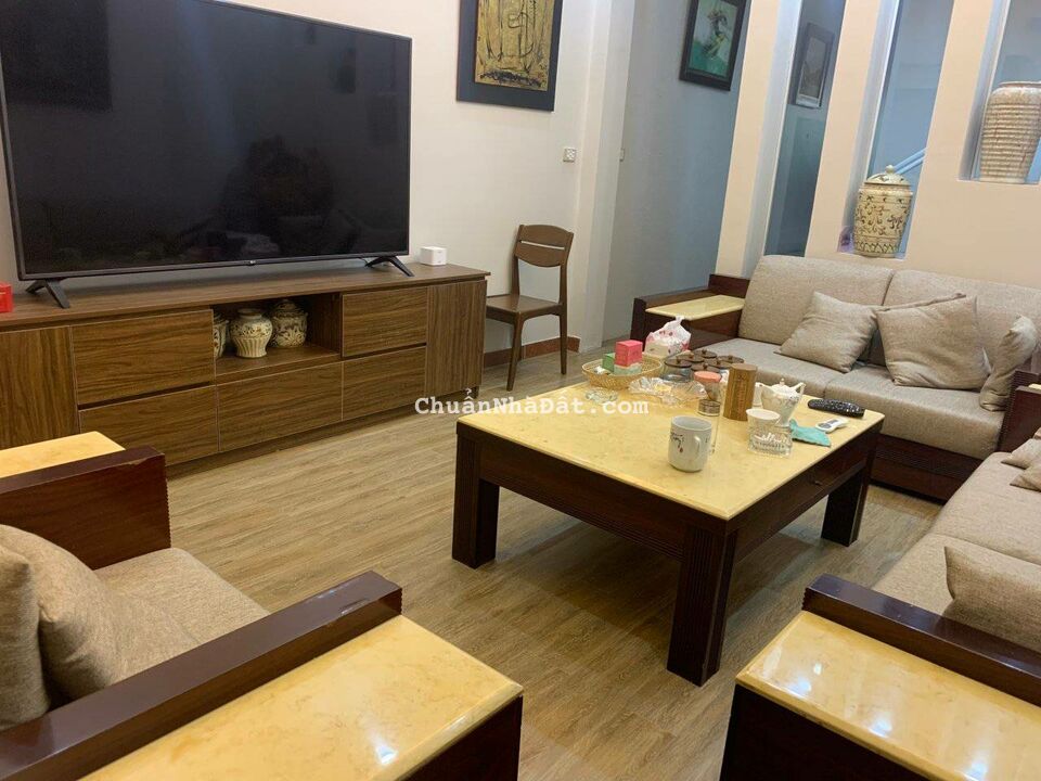 Cho thuê nhà mặt phố  An Dương Vương, Tây Hồ 72m x 6T giá 45tr, THANG MÁY, full đồ