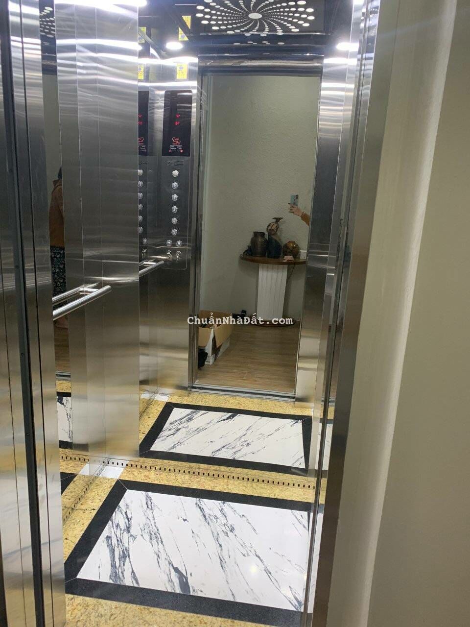 Cho thuê nhà mặt phố  An Dương Vương, Tây Hồ 72m x 6T giá 45tr, THANG MÁY, full đồ