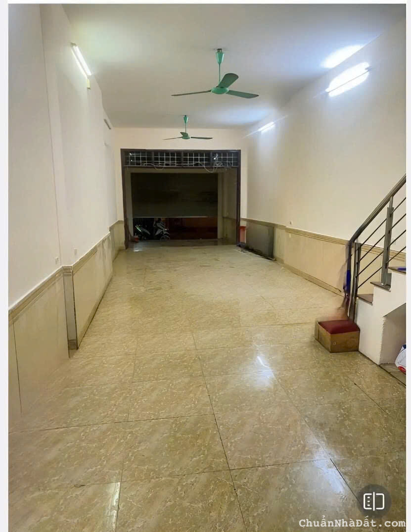 Cho thuê nhà mặt đường Bùi Xương Trạch, Thanh Xuân 65m x 4T giá 20TR, KD đa dạng