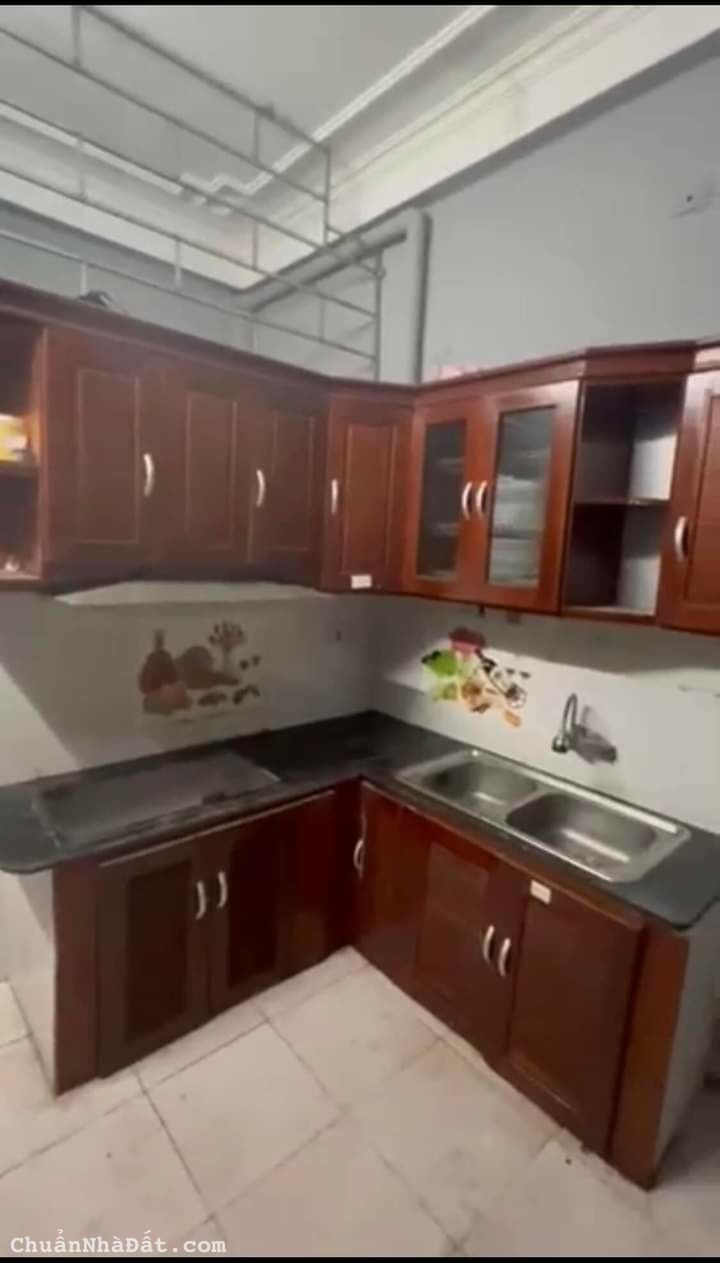 Cho thuê nhà mặt phố Dương Quảng Hàm Cầu Giấy 50m*5T giá 30 triệu