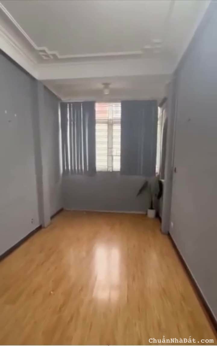 Cho thuê nhà mặt phố Dương Quảng Hàm Cầu Giấy 50m*5T giá 30 triệu