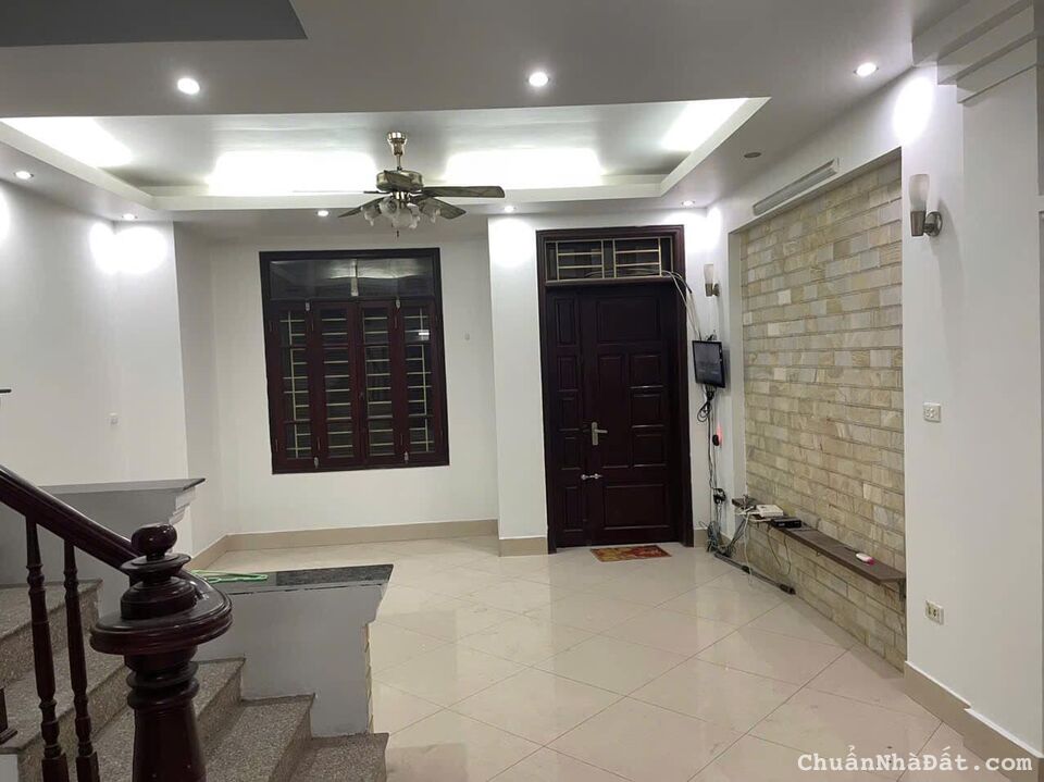 Cho thuê nhà mặt phố - KD Hoàng Văn Thái - Thanh Xuân 50m x 5T giá 30 triệu