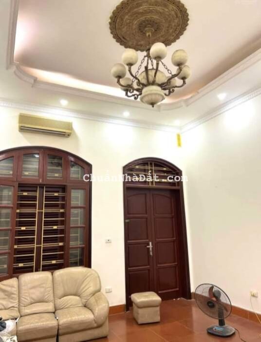 Cho thuê nhà mặt phố Nguyễn Khang - Cầu Giấy - 130m - 4 tầng - 35 triệu - có hầm