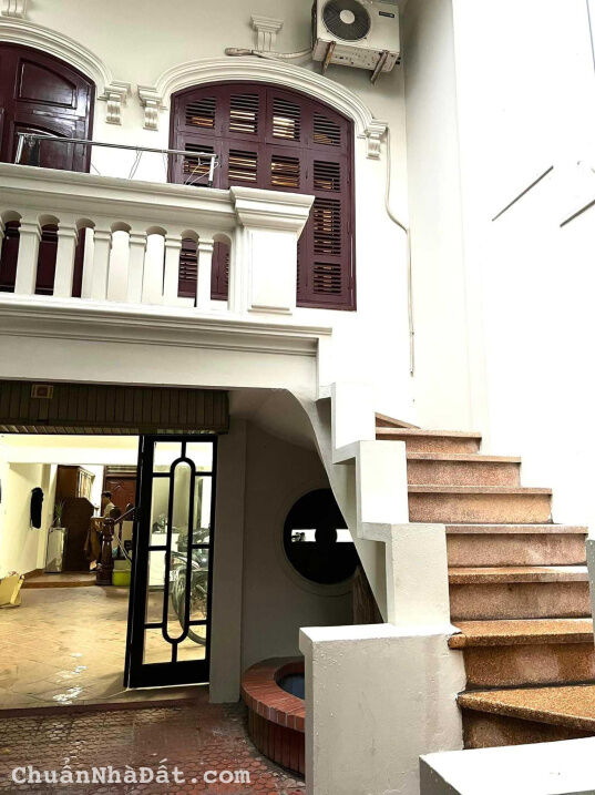 Cho thuê nhà mặt phố Nguyễn Khang - Cầu Giấy 130m x 4T giá 35tr, có hầm, KD, CHDV... Cho thuê nhà mặt phố Nguyễn Khang - Cầu Giấy 130m x 4T giá 35tr, có hầm, KD, CHDV...