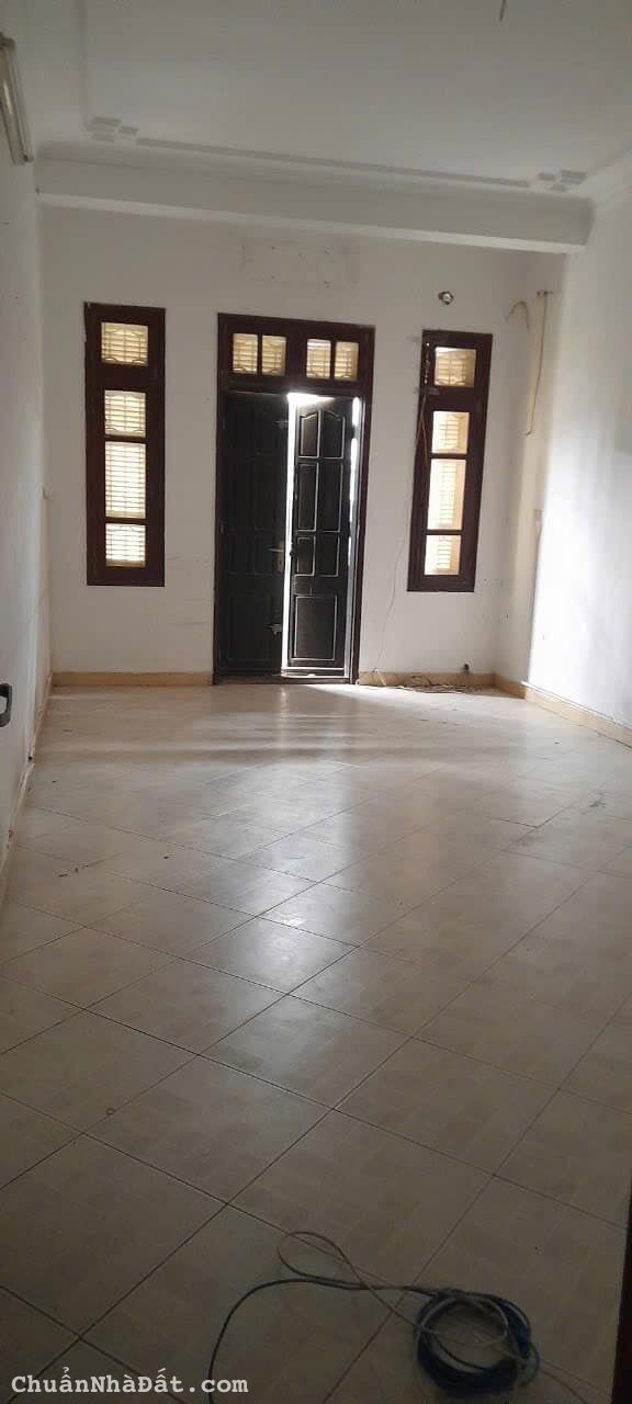 Cho thuê nhà mặt phố Nguyễn Xiển - Thanh Xuân 65m x 5T - 6 phòng giá 29tr, vỉa hè, KD 