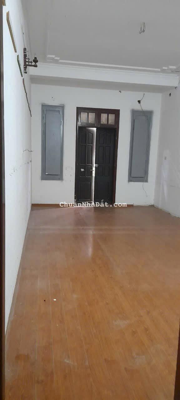 Cho thuê nhà mặt phố Nguyễn Xiển - Thanh Xuân 65m x 5T - 6 phòng giá 29tr, vỉa hè, KD 