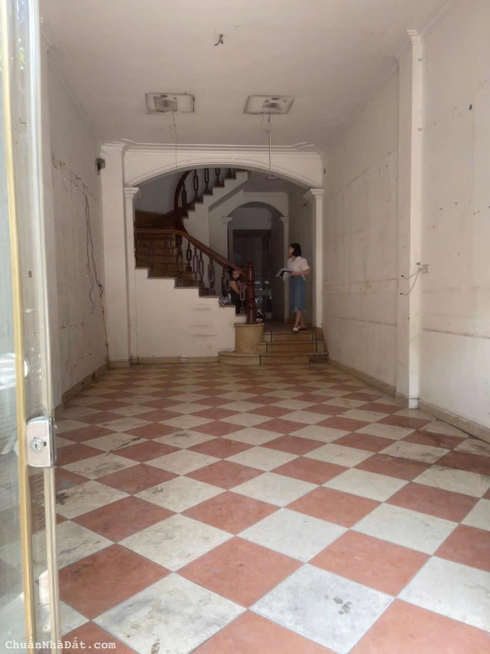 Cho thuê nhà mặt phố Nguyễn Xiển - Thanh Xuân 65m x 5T - 6 phòng giá 29tr, vỉa hè, KD 