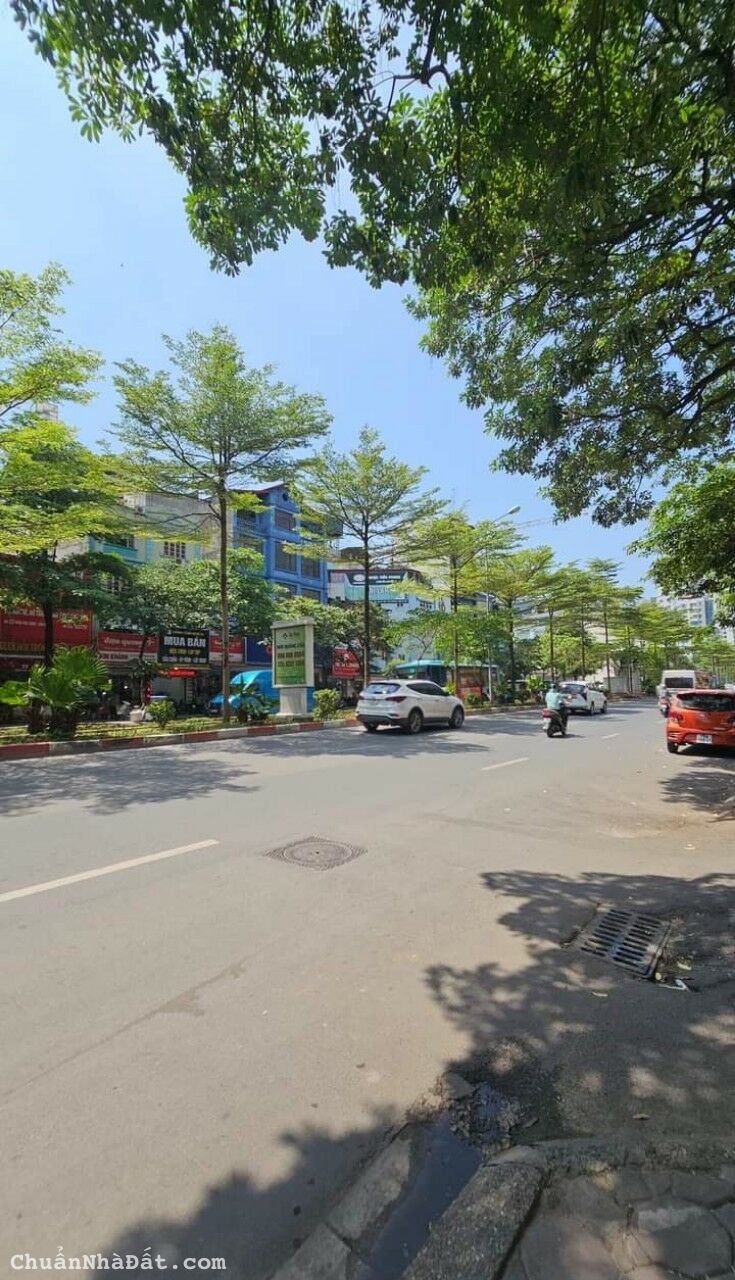 Cho thuê nhà mặt phố Trần Thái Tông Cầu Giấy 51m*5T lô góc, vỉa hè, kinh doanh