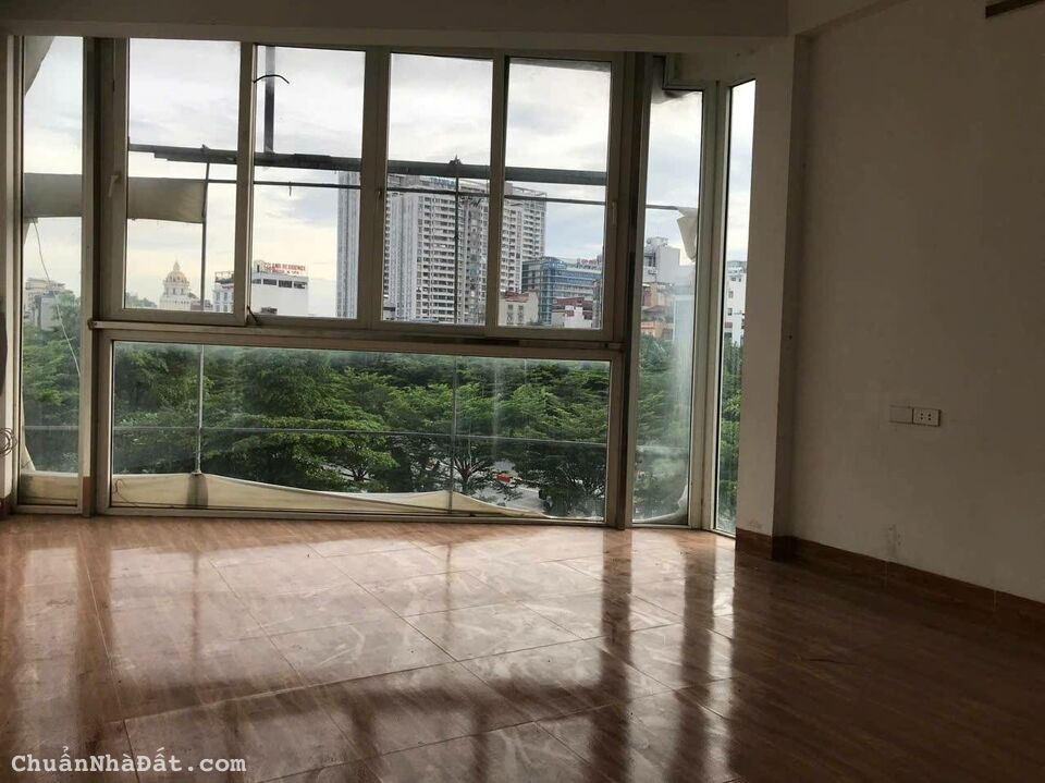 Cho Thuê nhà mặt phố  Võ Chí Công, Cầu Giấy 26m x 5T - MT 5m giá 15tr, KD đỉnh