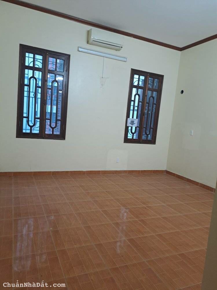 Cho thuê nhà  Võ Chí Công, Tây Hồ 121m x 5T giá 70tr, 2 thoáng, KD nhiều loại hình