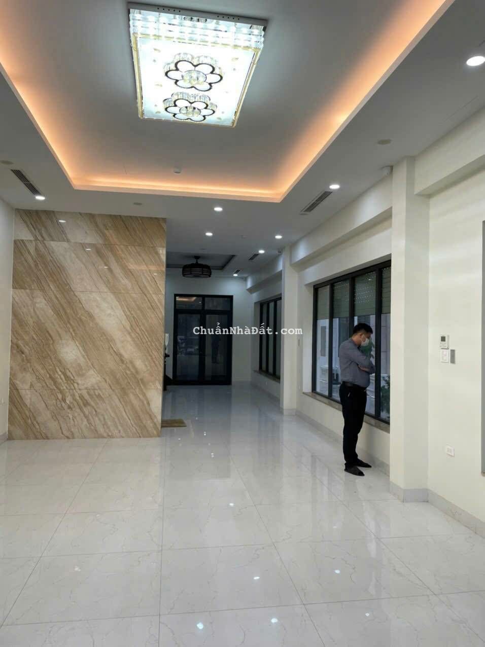 Cho thuê Shophouse MP Xuân La, Tây Hồ 115m x 5T  - 6P giá 90tr, THANG MÁY, kinh doanh