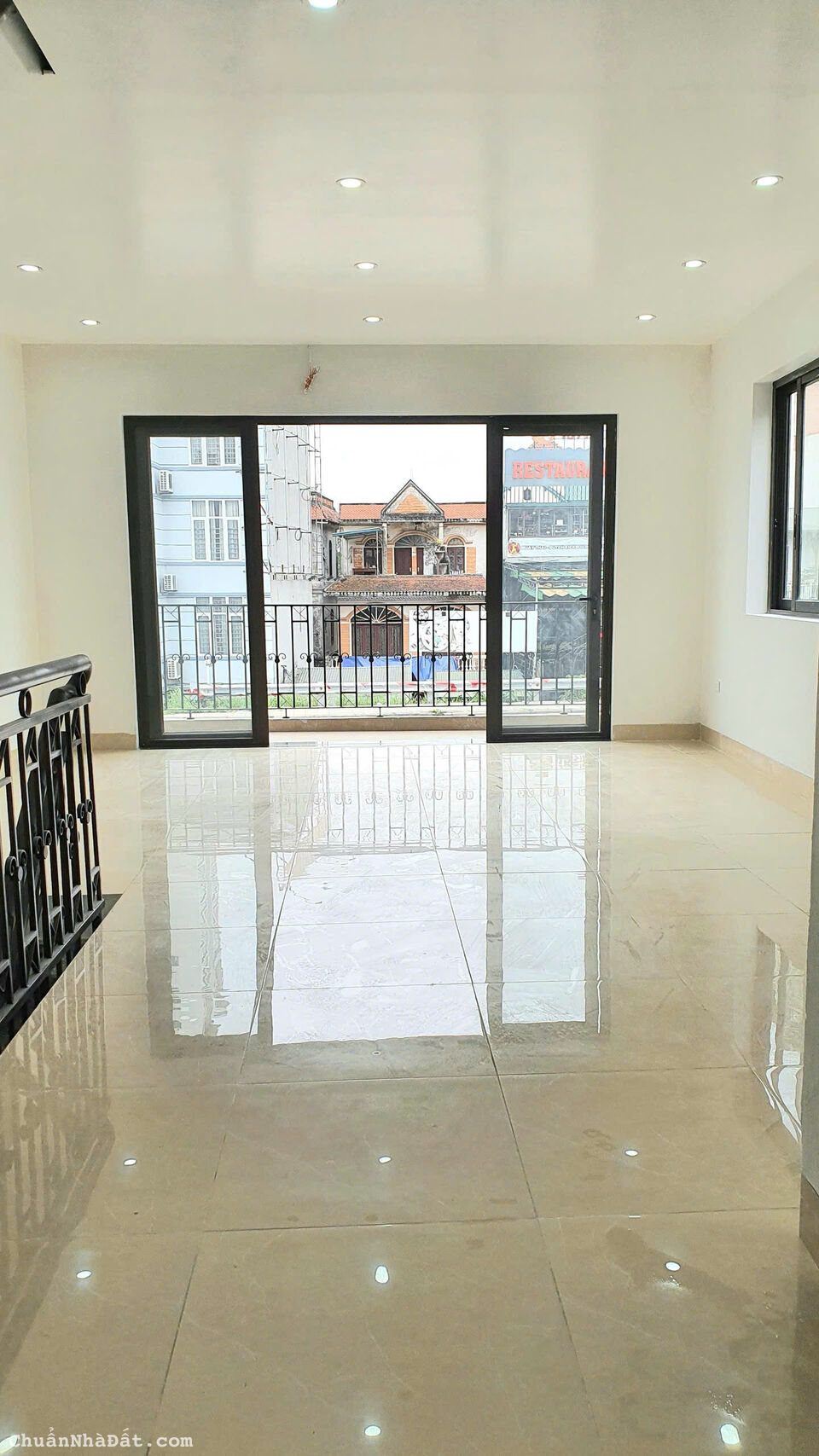 Cho thuê nhà mặt đường Âu Cơ, Tây Hồ 50M x 3T giá 20tr, kinh doanh đa dạng Cho thuê nhà mặt đường Âu Cơ, Tây Hồ 50M x 3T giá 20tr, kinh doanh đa dạng