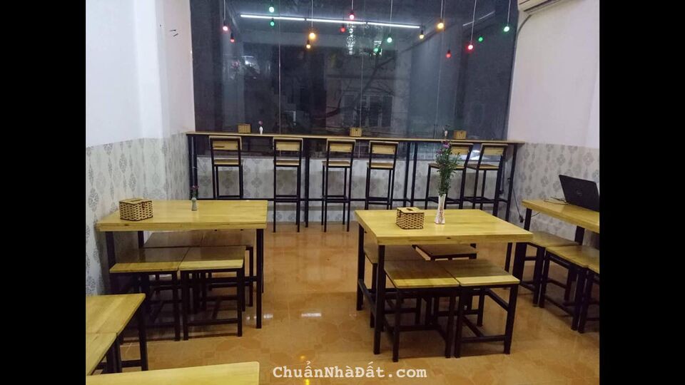 Cho thuê nhà mặt phố Đê La Thành Đống Đa 40m x 4 tầng - Giá 28Triệu