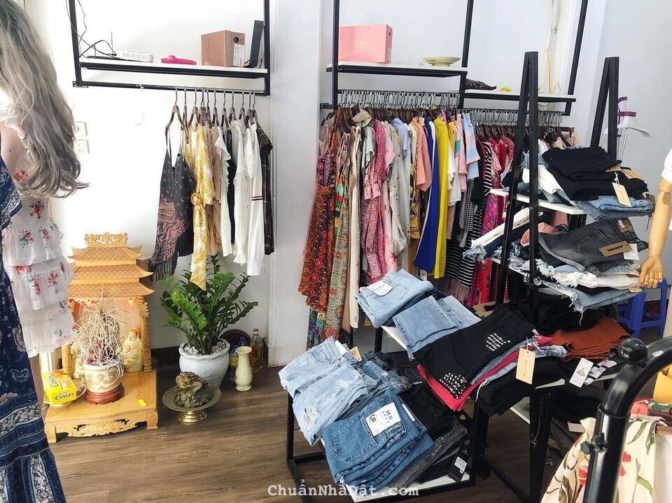 Cho thuê nhà mặt phố Đê La Thành Đống Đa 40m x 4 tầng - Giá 28Triệu