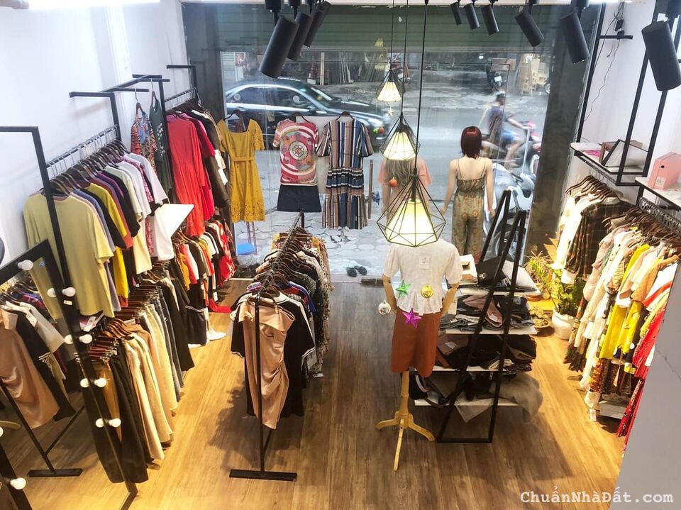 Cho thuê nhà mặt phố Đê La Thành Đống Đa 40m x 4 tầng - Giá 28Triệu