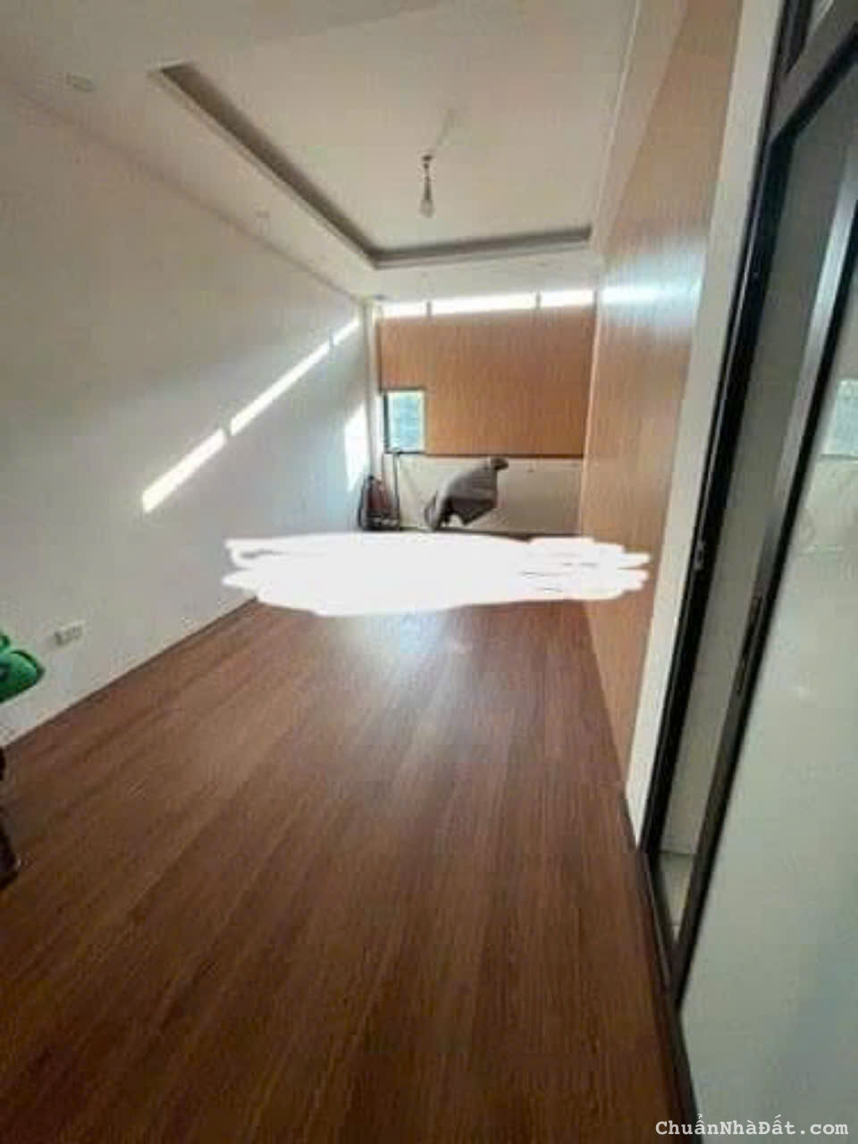 Cho thuê nhà MP Đặng Thùy Trâm - Hoàng Quốc Việt 48m x 3T giá 35tr, lô góc, KD số một Cho thuê nhà MP Đặng Thùy Trâm - Hoàng Quốc Việt 48m x 3T giá 35tr, lô góc, KD số một