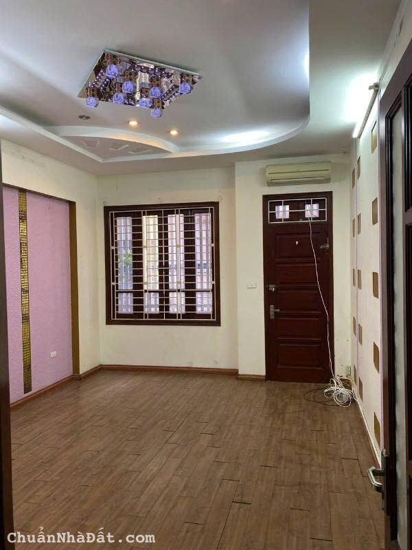 Cho thuê nhà ngõ ô tô Thái Hà, Đống Đa 50m x 5T - 7 phòng giá 24tr, kinh doanh đa dạng