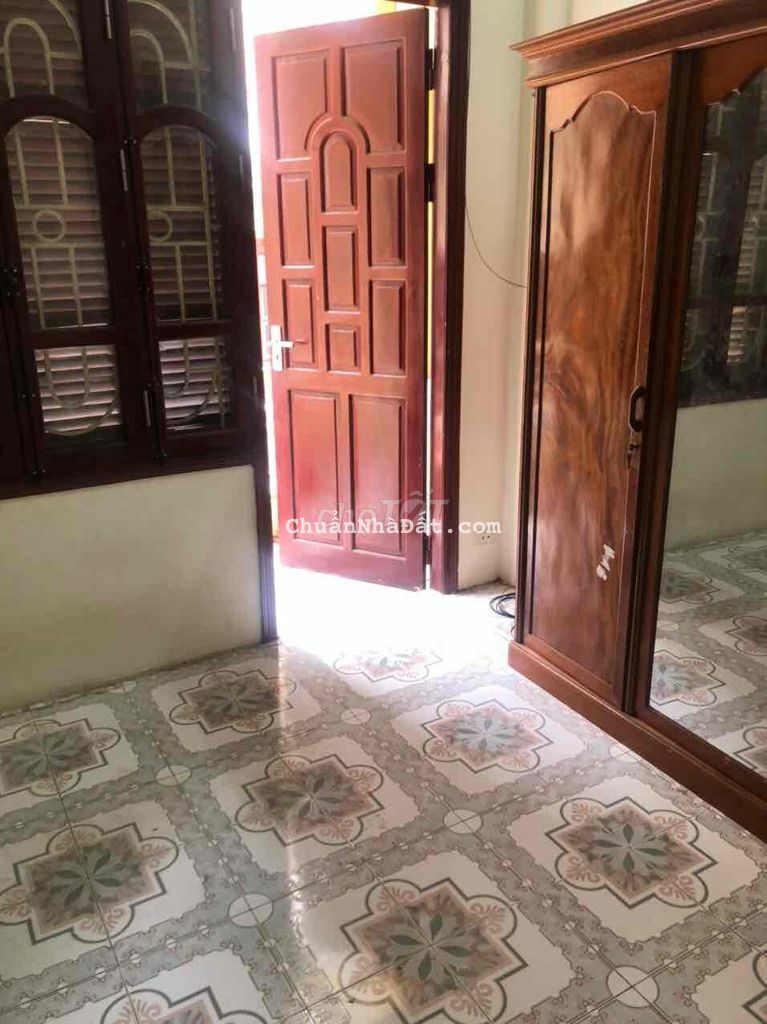 Cho thuê nhà trong ngõ ba gác phố Thái Thịnh Đống Đa 45m x 4T giá 13TR, cho thuê nhóm
