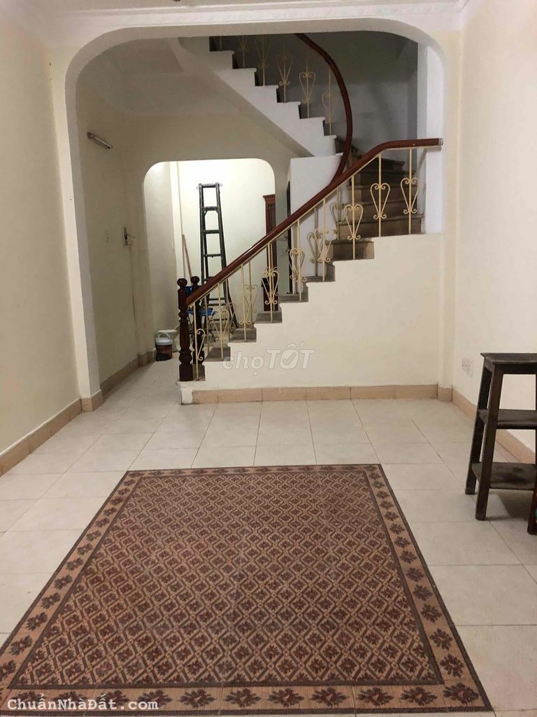 Cho thuê nhà trong ngõ ba gác phố Thái Thịnh Đống Đa 45m x 4T giá 13TR, cho thuê nhóm