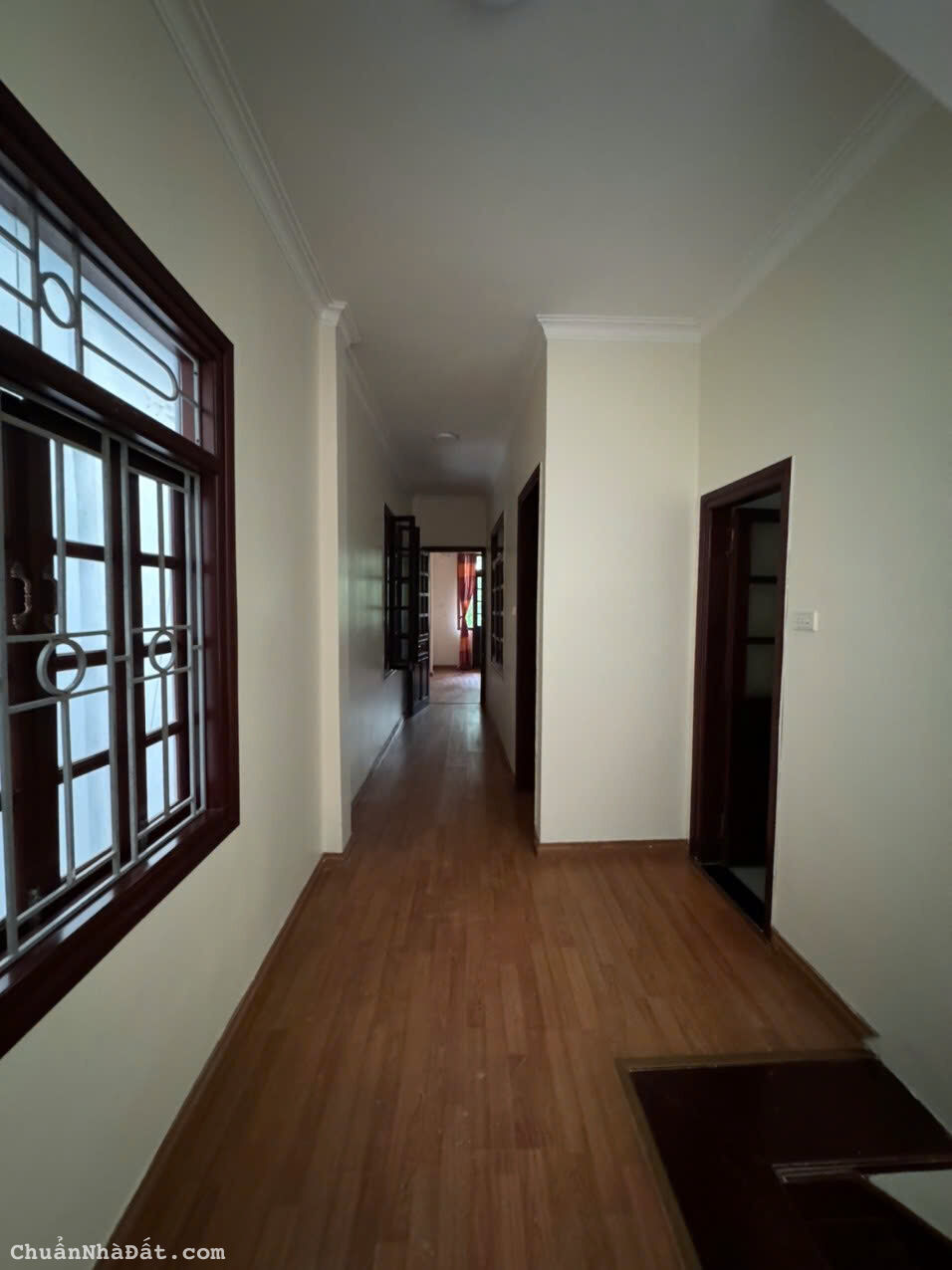 Cho thuê nhà ở đường Bưởi, ngõ ô tô, gần công viên Thủ Lệ, Ba Đình 120m x 4T giá 26TR