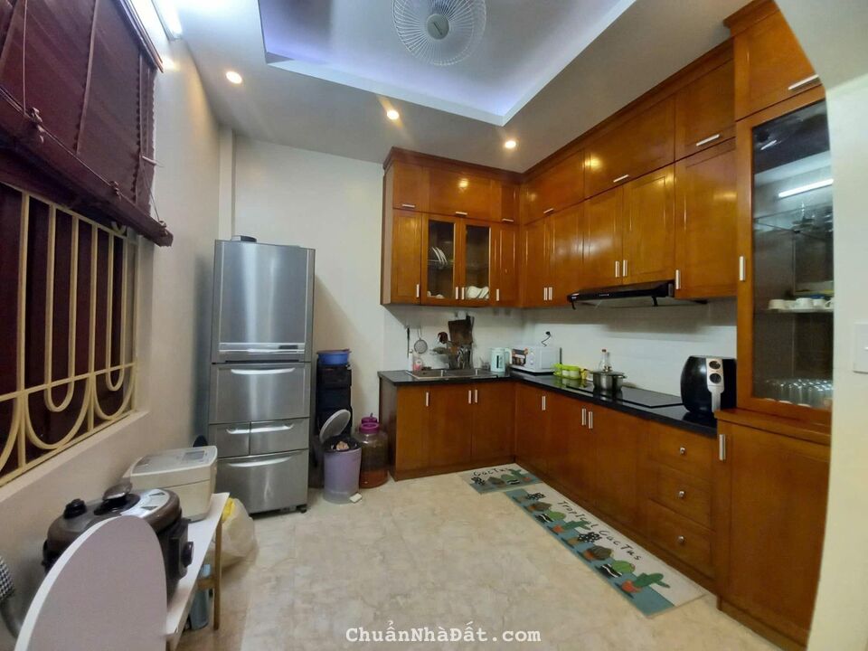 Cho thuê nhà ngõ ba gác Giải Phóng - Hoàng Mai 40m - 4 tầng - Giá 16,5 triệu Cho thuê nhà ngõ ba gác Giải Phóng - Hoàng Mai 40m - 4 tầng - Giá 16,5 triệu