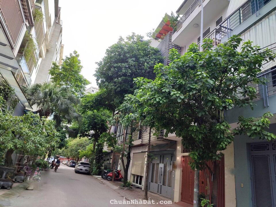 Cho thuê nhà liền kề Lưu Hữu Phước - Nam Từ Liêm 70M x 5T giá 25tr, nhà đẹp, ô tô tránh