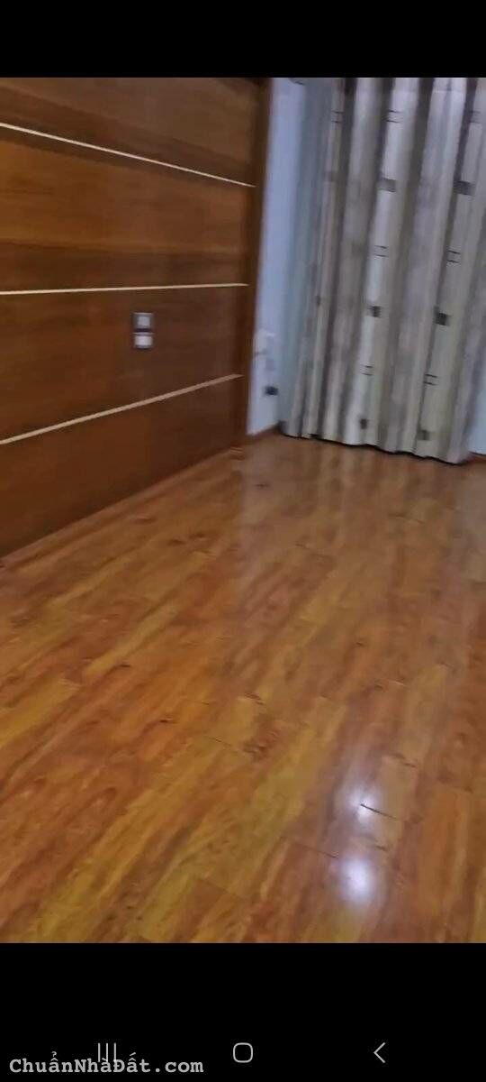 Cho Thuê nhà ô tô tránh - căn góc Lạc Long Quân, Tây Hồ 55m x 5T giá 35tr