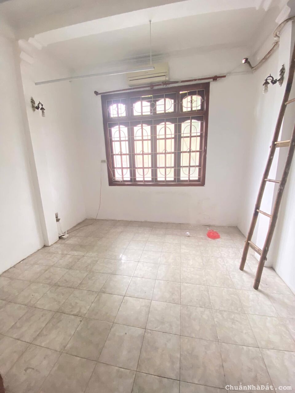 Cho thuê nhà ô tô tránh - KD mọi loại hình Nguyễn Chí Thanh - Đống Đa 35m x 5T giá 16tr