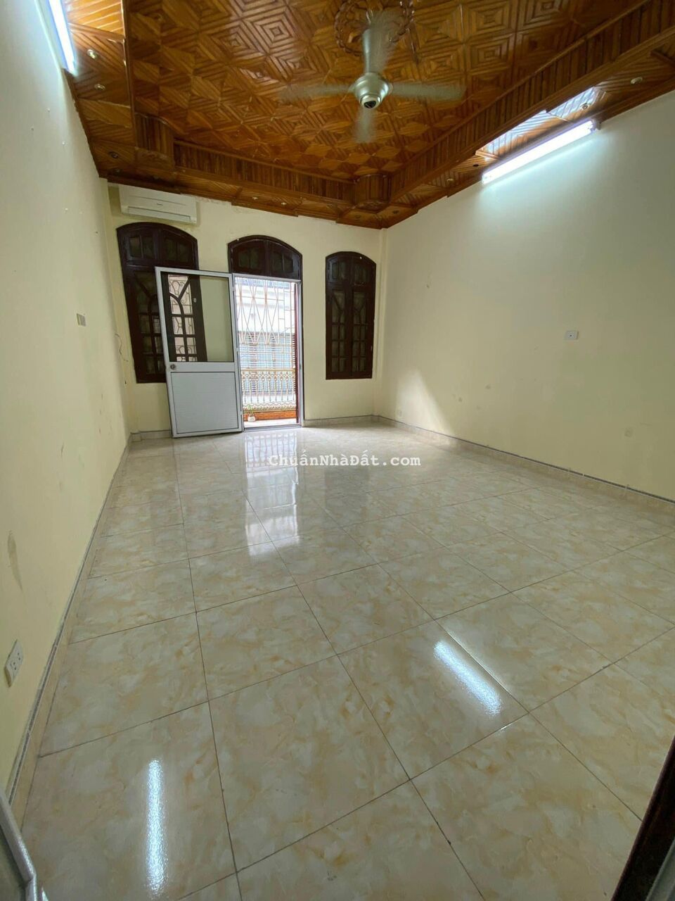 Cho thuê nhà mặt phố nguyễn viết xuân thanh xuân 70m x 5t, mt 5m giá 23tr