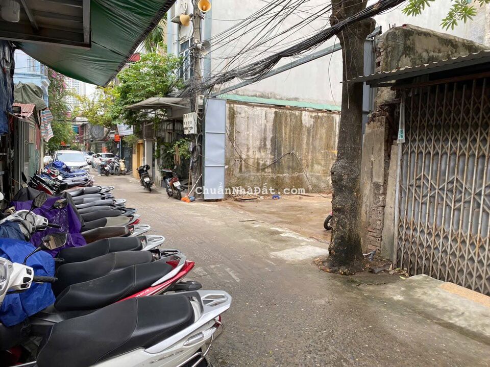 Cho thuê nhà ngõ ô tô KD bi a, game, nhà hàng Nguyễn Xiển Thanh Xuân 240m x 4T giá 20triệu