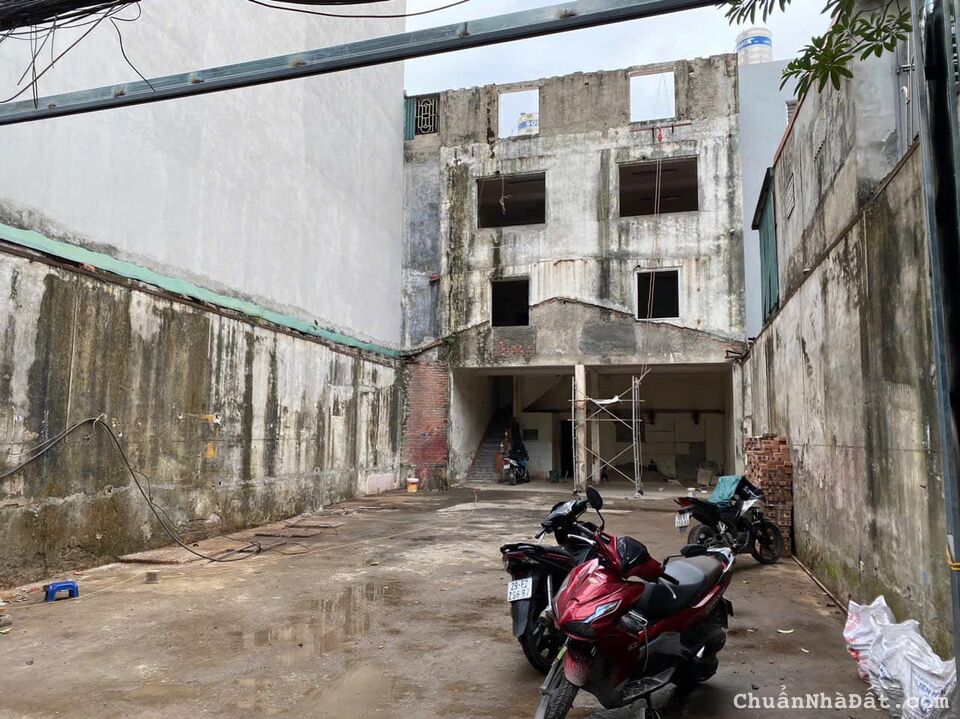 Cho thuê nhà ngõ ô tô KD bi a, game, nhà hàng Nguyễn Xiển Thanh Xuân 240m x 4T giá 20triệu