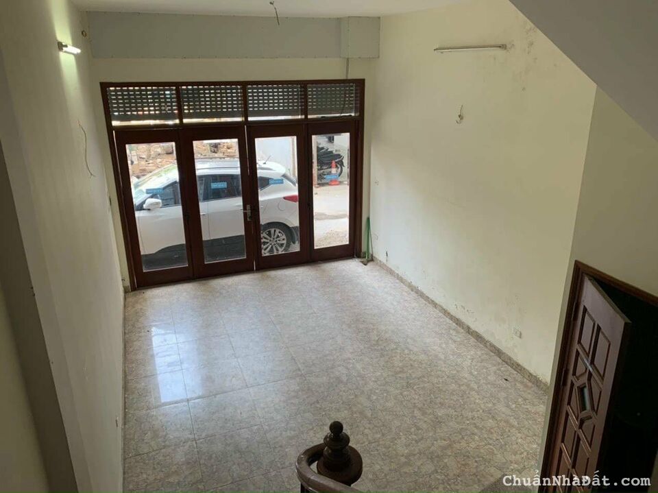Cho thuê nhà phân lô Nguyễn Xiển Thanh Xuân 50m x 4T x 18tr, vỉa hè, ô tô