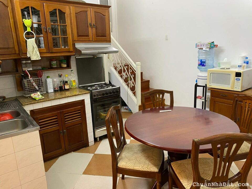 Cho Thuê Biệt Thự sân Vườn Thụy Khuê, Tây Hồ DT 210m x 3T giá 19 triệu, đủ đồ 