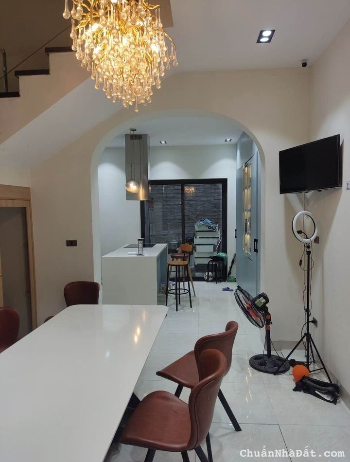 Cho thuê nhà LK Văn Phú Hà Đông 80m x 4T giá 20 triệu, phân lô, ô tô