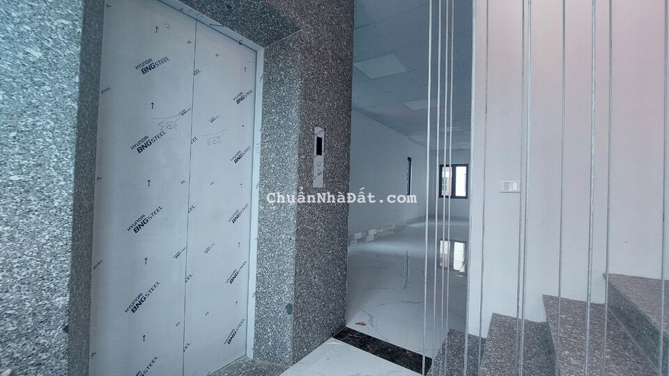 Cho thuê liền kề lô góc, thang máy mới cực kỳ đẹp Định Công Hoàng Mai 85m x 5T giá 30tr