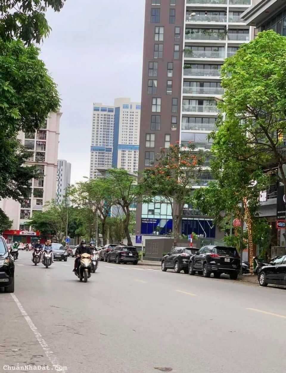 Cho thuê toà văn phòng Trần Kim Xuyến Cầu Giấy 75m*6T, MT 6m giá 60tr