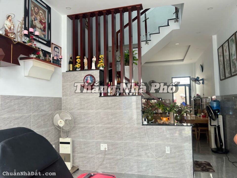 BÁN NHÀ TĂNG NHƠN PHÚ B HẺM XE HƠI 3 TẦNG KIÊN CỐ  CHỈ 4.990T.Ỷ FULL NỘI THẤT